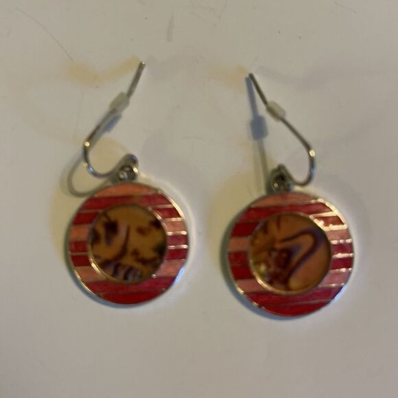 Hand Crafted Shell Look Pendant Matching E… - Picture 9 of 9